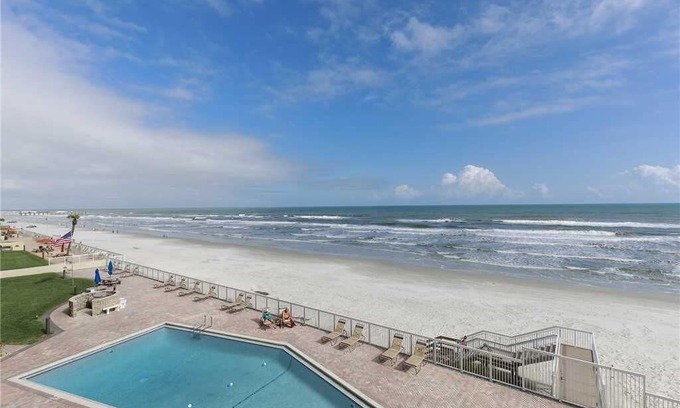Daytona Beach Shores Condo | Blue Surf 305, 2 Bedrooms, Pool Access, Sleeps 5