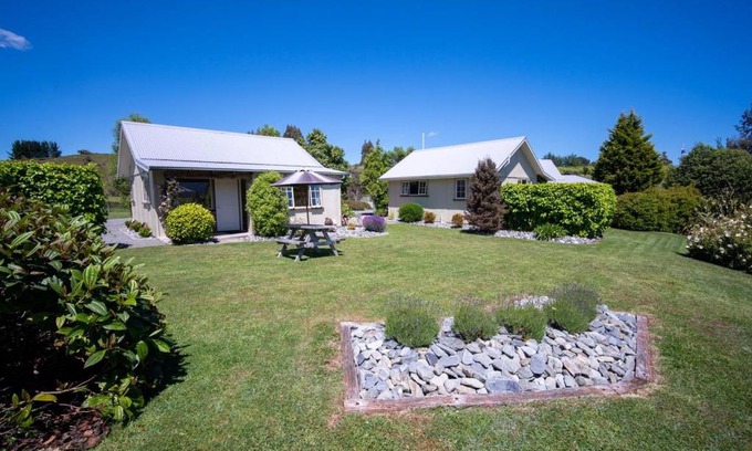 Te Anau House | Blue Thistle Cottages