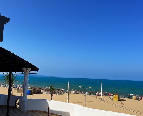Raoued plage House | Blue View Rooftop - Gammarth , Pieds dans l'eau, Terrasse panoramique face à la mer