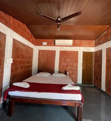 Kumta Bed & Breakfast | Blue Waves Beach Stay