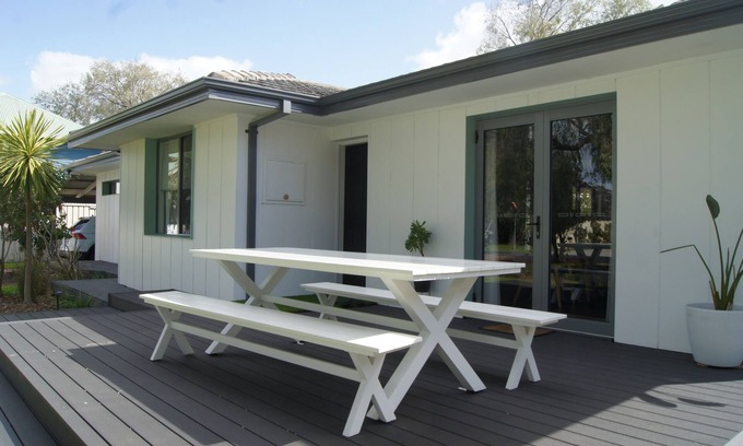 West Busselton House | Blue West - 150m from the water.