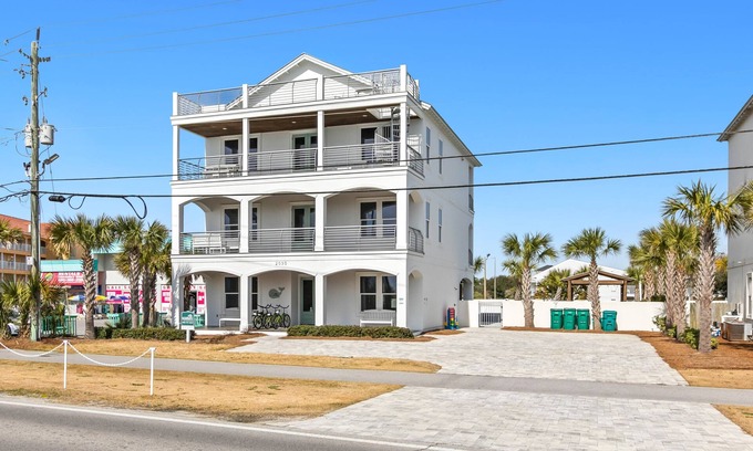 Frangista Beach House | Blue Whale: Your Luxury Beach Escape