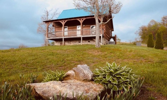 Vesta Cabin | Blue Willow Cabin, high up on the hill with180 degree views.
