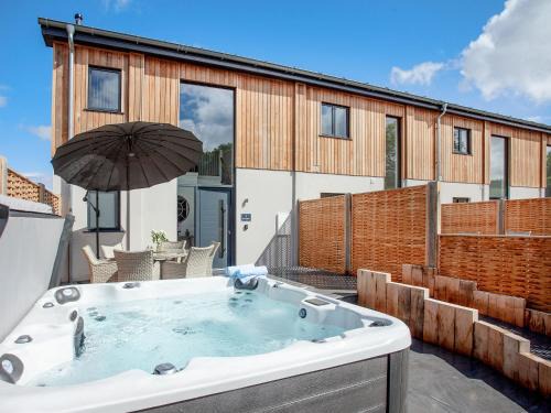Over Stowey House | Bluebell-Uk34613