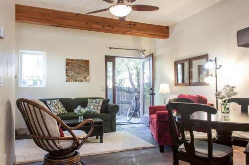 River West House | Bluebird Day - Casa Sol