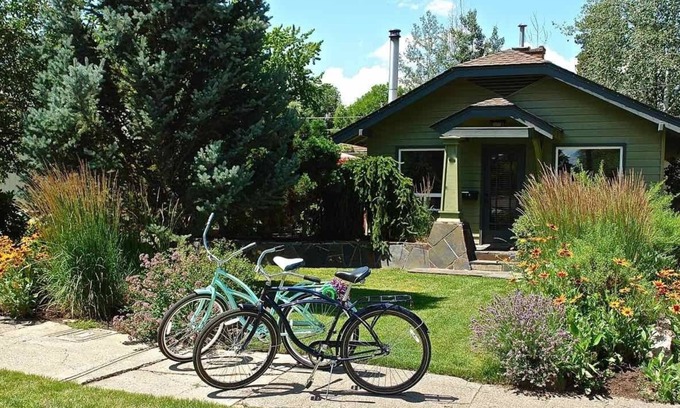 River Terrace House | Bluebird Day - Kingfisher Bungalow