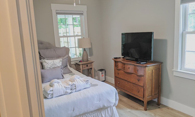 Mount Pleasant House | Bluebird Guest House