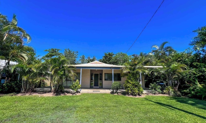 Mission Beach House | Bluefin House beachfront access