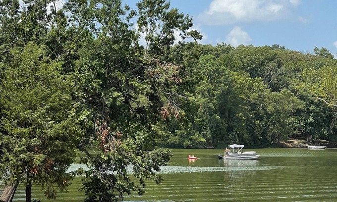 Centralia House | BlueGill Cove Lakefront Home