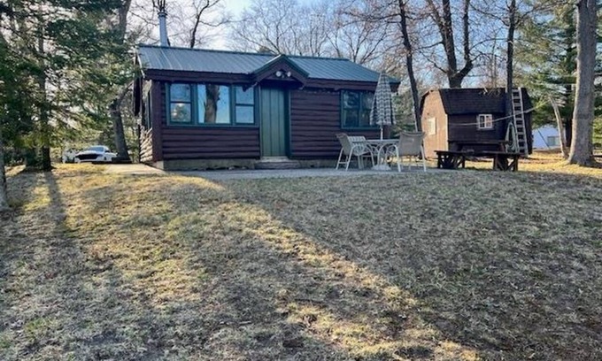 Harrison Cabin | Bluegill Lake front, Up North, cozy peaceful getaway. 2-bedroom cabin. Rustic.