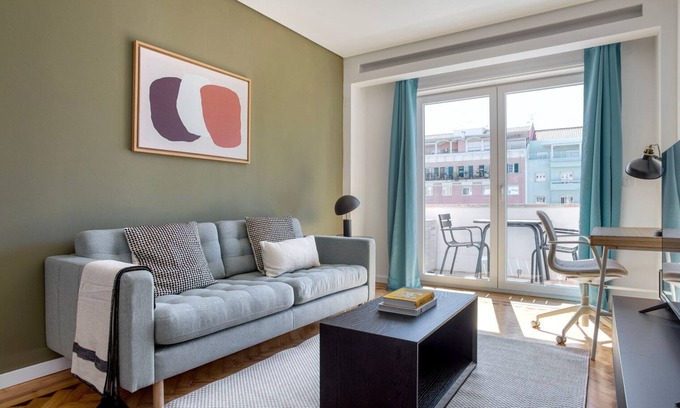 Alvalade Apartment | Blueground | Alvalade, balcony