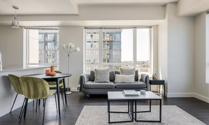 Assembly Square Apartment | Blueground | Assembly Square, pool, nr Mystic River
