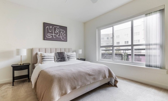 West Bellevue Apartment | Blueground | Bellevue, AC, gym & bbq, nr park