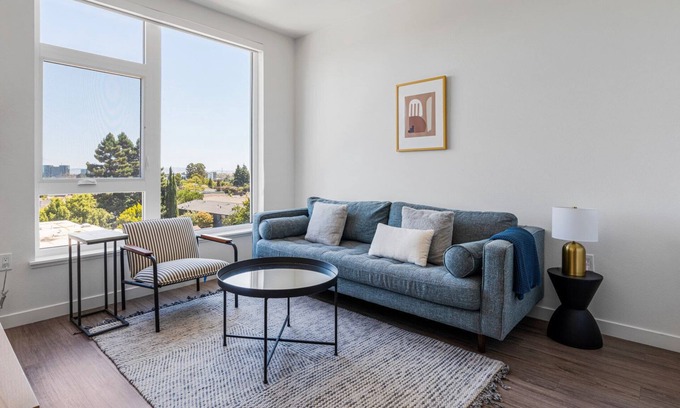 Belmont Apartment | Blueground | Belmont, pool, nr Coyote Point