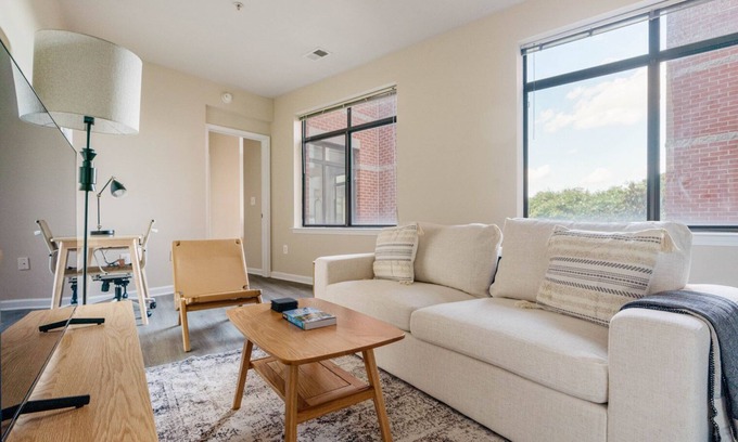 Arlington Apartment | Blueground | Crystal City, fitness center, nr Pentagon