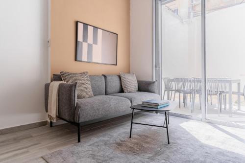 Florentin Apartment | Blueground Florentine Bright Apartments