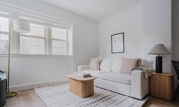 Foggy Bottom Apartment | Blueground | Foggy Bottom, rooftop, nr Lincoln Memorial