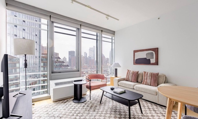 Hell's Kitchen Apartment | Blueground | Hell's Kitchen, view, nr Hudson River