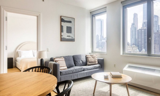 Hell's Kitchen Apartment | Blueground | Hell's Kitchen, view, nr Hudson River