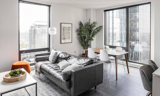 Reston Apartment | Blueground | Hunter Mill District, pool, nr Lake Anne