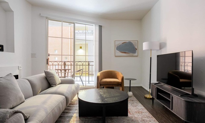 La Brea Apartment | Blueground | La Brea, rooftop, nr The Grove
