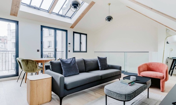 Quartier de la Folie-Mericourt Apartment | Blueground | Le Marais-Republique, washer, nr food