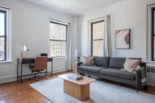 Uptown Apartment | Blueground Lenox Hill view nr Central Park NYC-1132