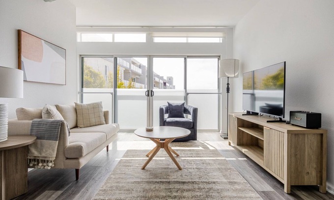Del Rey Apartment | Blueground | Marina Del Rey, pool & AC, nr beach