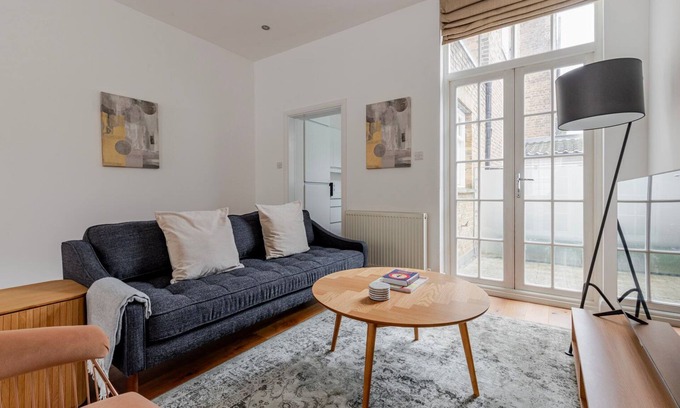 Regent's Park Apartment | Blueground | Marylebone, w/d, balcony, nr park