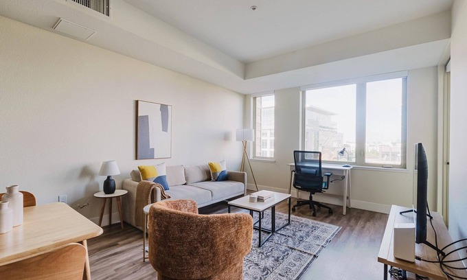 Mountain View Apartment | Blueground | Mountain View 1bd apartment