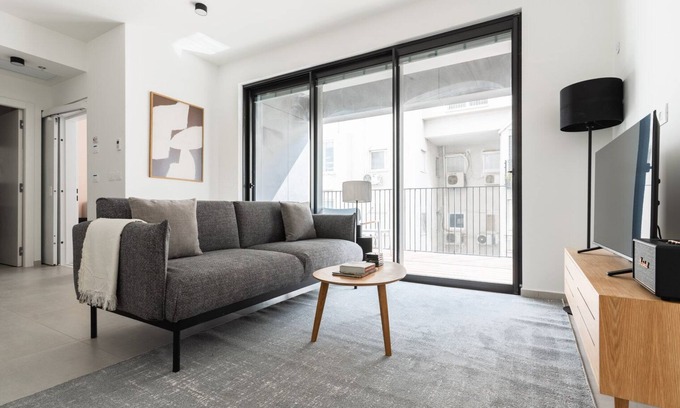 Tel Aviv Apartment | Blueground | New North, High End (TLV-61)