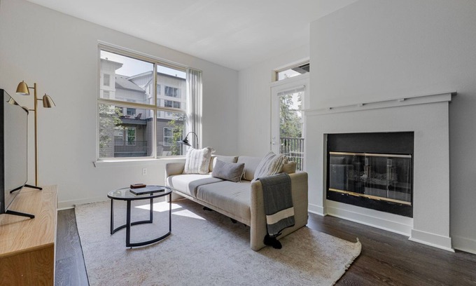 Northwest Bellevue Apartment | Blueground | Northwest Bellevue, BBQ, nr Park