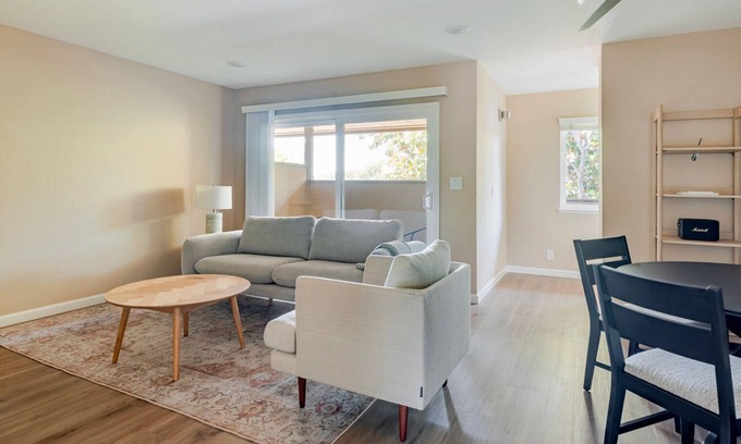 Campbell Apartment | Blueground | Pruneyard/Dry Creek, pool, nr Park