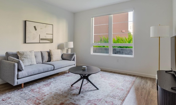 Newhall Apartment | Blueground | Santa Clara, washer, nr Central Park