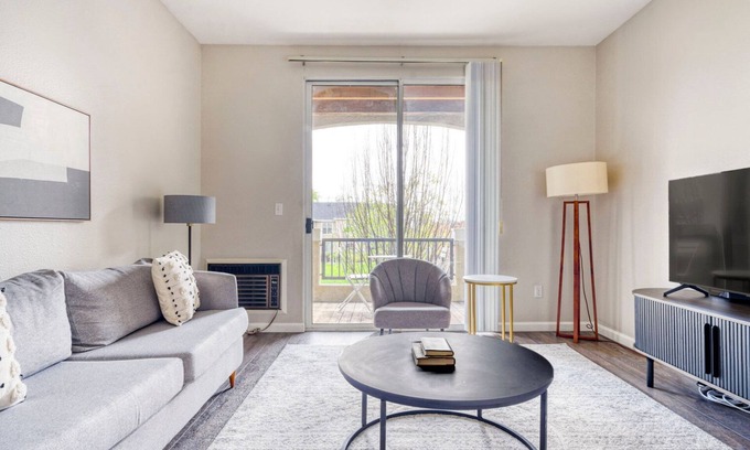 Sunnyvale West Apartment | Blueground | Sunnyvale West, pool, nr Park