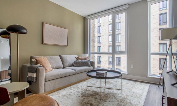 North Capitol Street Apartment | Blueground | Sursum Corda, pool, nr National Mall