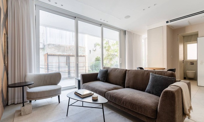 Old North Apartment | Blueground | Tel Aviv Port, High End , Balcony (TLV-71)