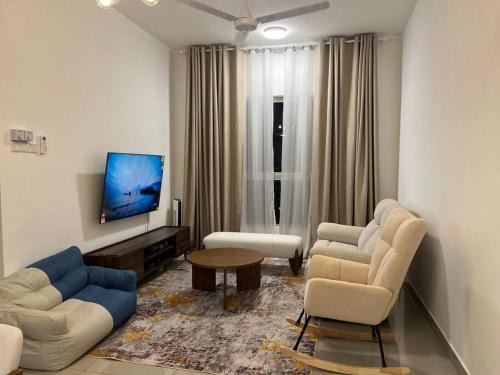 Puchong Apartment | BlueLakeHomestay - LBS SkyLake Residence