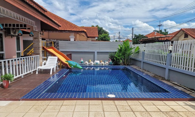 Bang Sare Villa | Bluepool Villa Pattaya