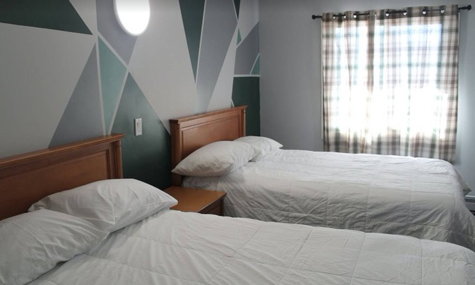 Sarnia Hotel | Bluewater Motel