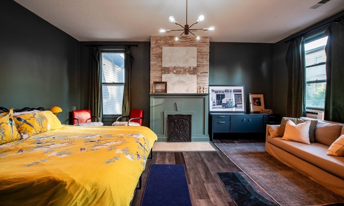 Midtown Apartment | Bluff City Luxe-Loft HUGE 2 bed/2bath, King bed, Gated, Fully Renovated