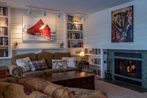 Elkhorn Village House | Bluff Condo 4014