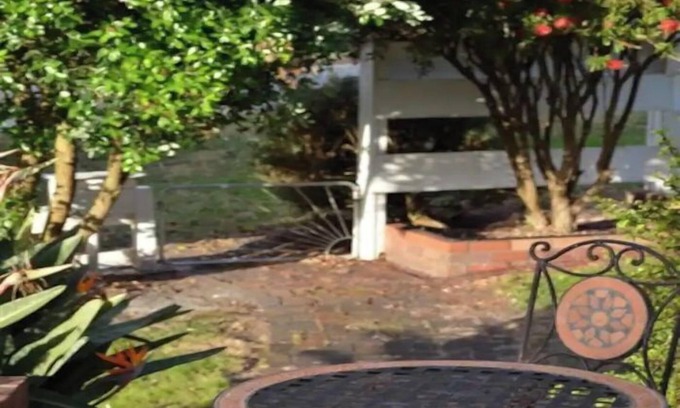 Spencer Park House | Bluff Cottage - authentic 50s with a retro vibe
