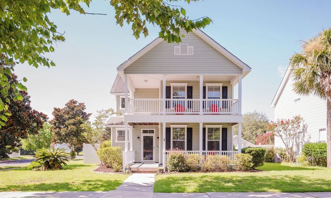 Bluffton House | Bluffton Breeze charming home in the heart of in Old Town Bluffton.