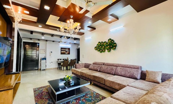 Green Park Apartment | BluO 3BHK Green Park, Private Garden Lift - Balcony