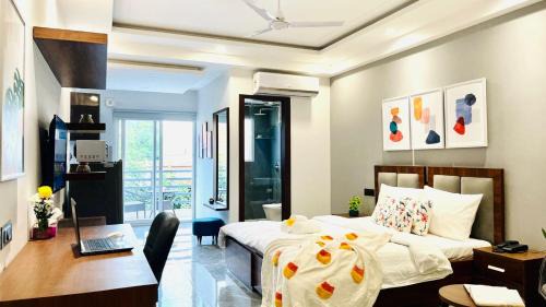 DLF Phase 3 Hotel | BluO Studio1 DLF CyberCity - Balcony, Gym TT, Lift