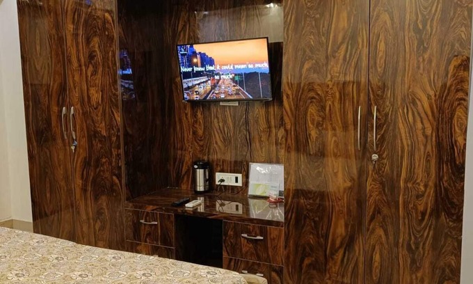 New Delhi Condo | BnBBuddy Memorable apartment in West Delhi
