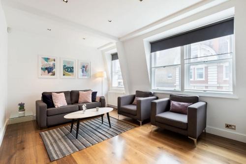 Fitzrovia Apartment | BnBNova - 2BR - The Heart of Soho
