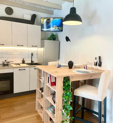 Sesto Calende Apartment | Bnbook Suite Leonardo