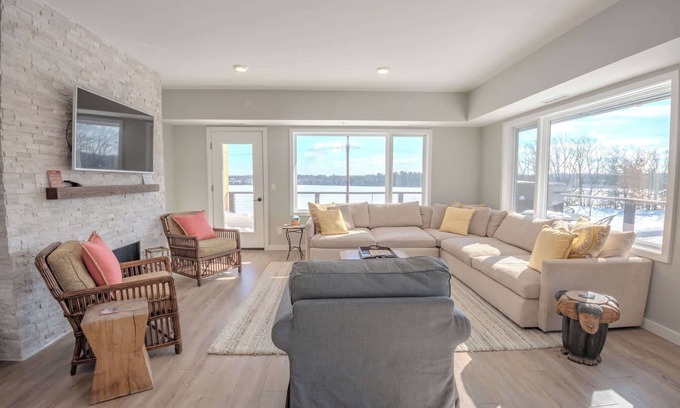 Traverse City Condo | Boardman Ridge Penthouse Close to Town